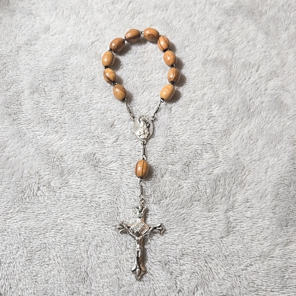 #377 Rosary cross silver tone - Picture 1 of 4